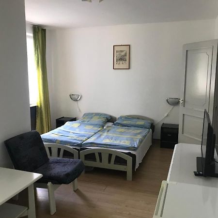 Francoise Szálló Balatonlelle Exterior foto