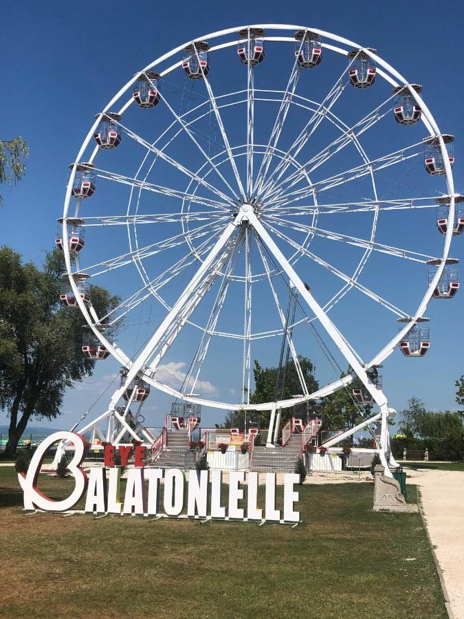 Francoise Szálló Balatonlelle Exterior foto